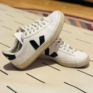 Veja Campo Leather Trainer